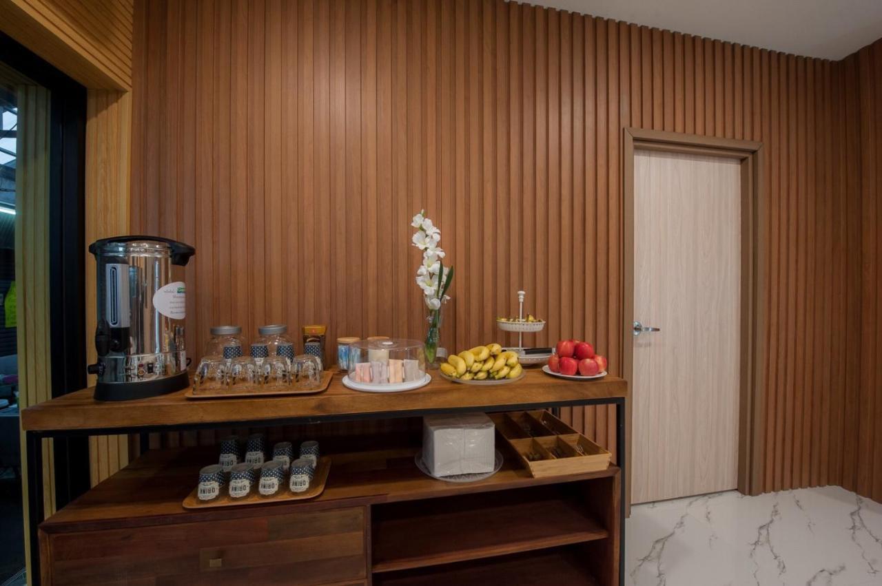 The Moon Night Hotel Банкок Екстериор снимка
